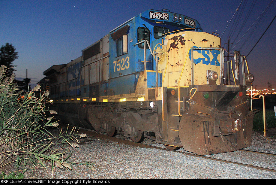 CSX C40-8 #7523